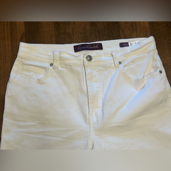 Gloria Vanderbilt White Straight Leg Jeans - Picture 6 of 11